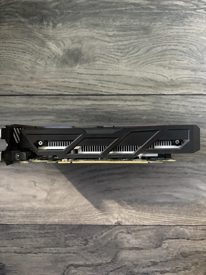 GIGABYTE AMD Radeon RX 560 Gaming OC 4G 4GB 1024SP GDDR5 Graphics Card - Image 4 of 4