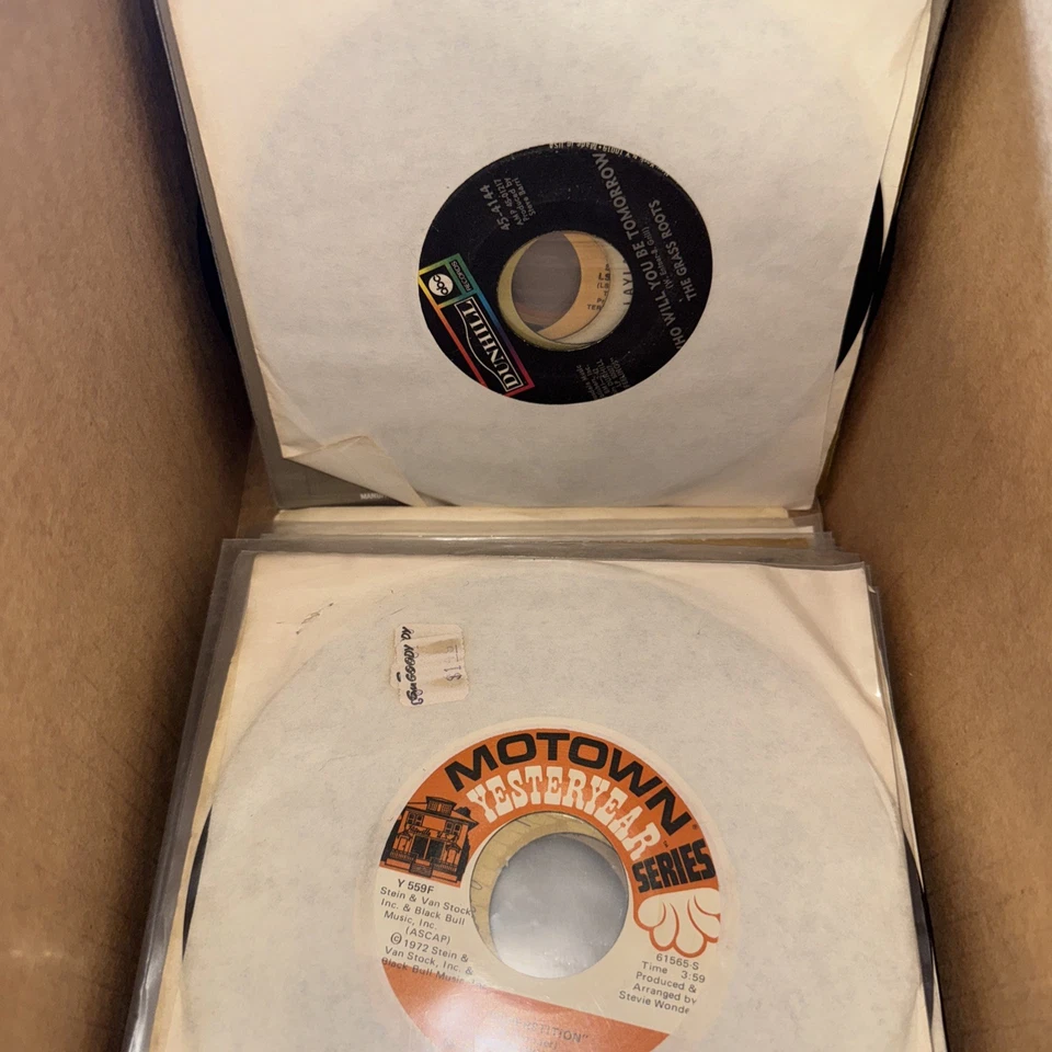 45 RPM Vinyl Records - Lot of 20 Picked Random - Various Artists and Genres - Image 3 of 4