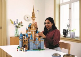 LEGO Disney:  Disney Cinderella Castle 43222 New & Unopened-Retired set