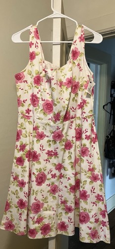 Women’s Scarlet Floral Sleeveless Dress with Rose Pattern 14
