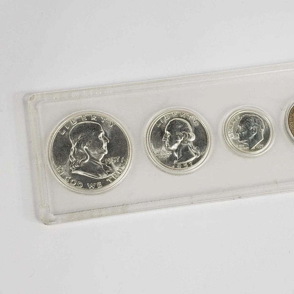 (1) 1957 United States Mint SILVER Philadelphia Year Set WHITMAN Plastic Holder - Image 2 of 4