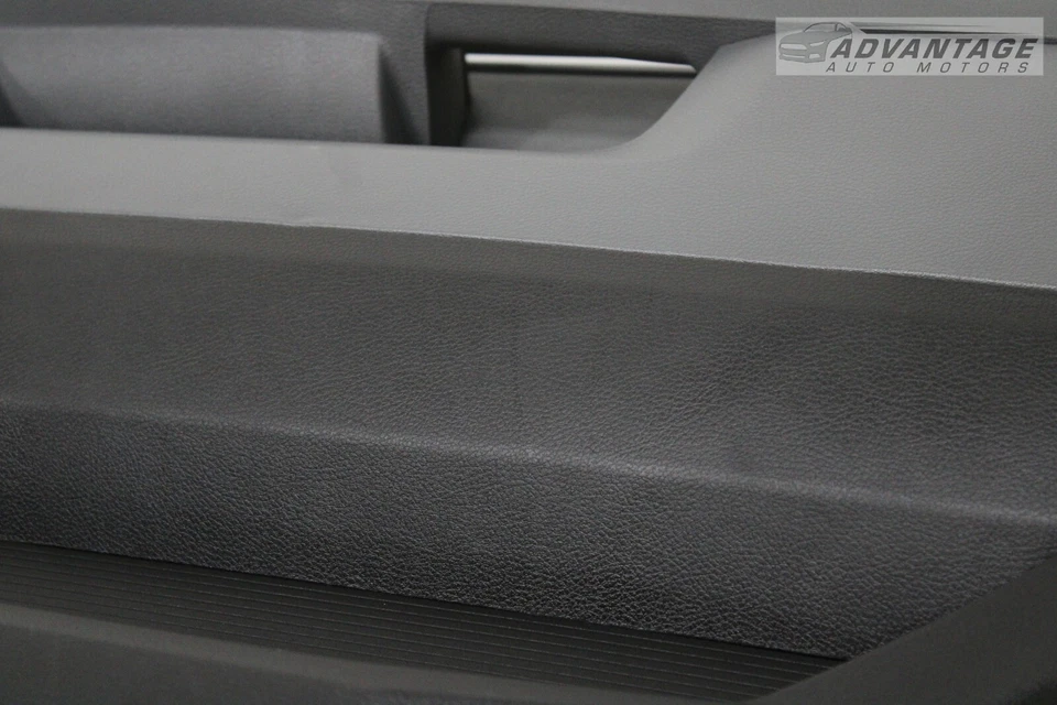 Dodge Ram 1500 2013-2018 doble cabina puerta trasera derecha panel embellecedor cubierta OEM Foto 4 de 4