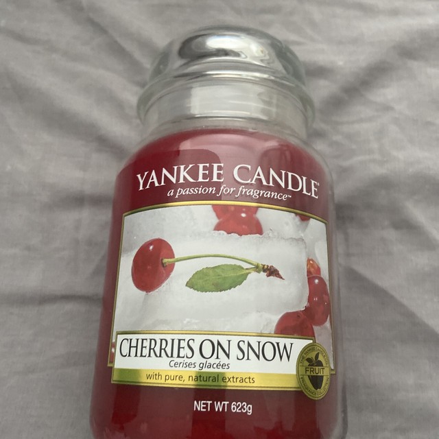 Yankee Candle Cherries on Snow Large Jar 623g for sale online eBay