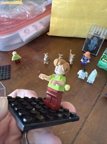 Lego Scooby Doo Shaggy Scooby-Doo Minifigure 75901 76900 Haunted Mystery Machine