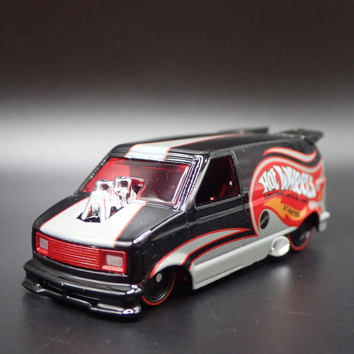 1985 CHEVY CHEVROLET ASTRO VAN HOT WHEELS 1:64 SCALE DIORAMA 1985 CHEVY CHEVROLET ASTRO VAN HOT WHEELS 1:64 SCALE DIORAMA