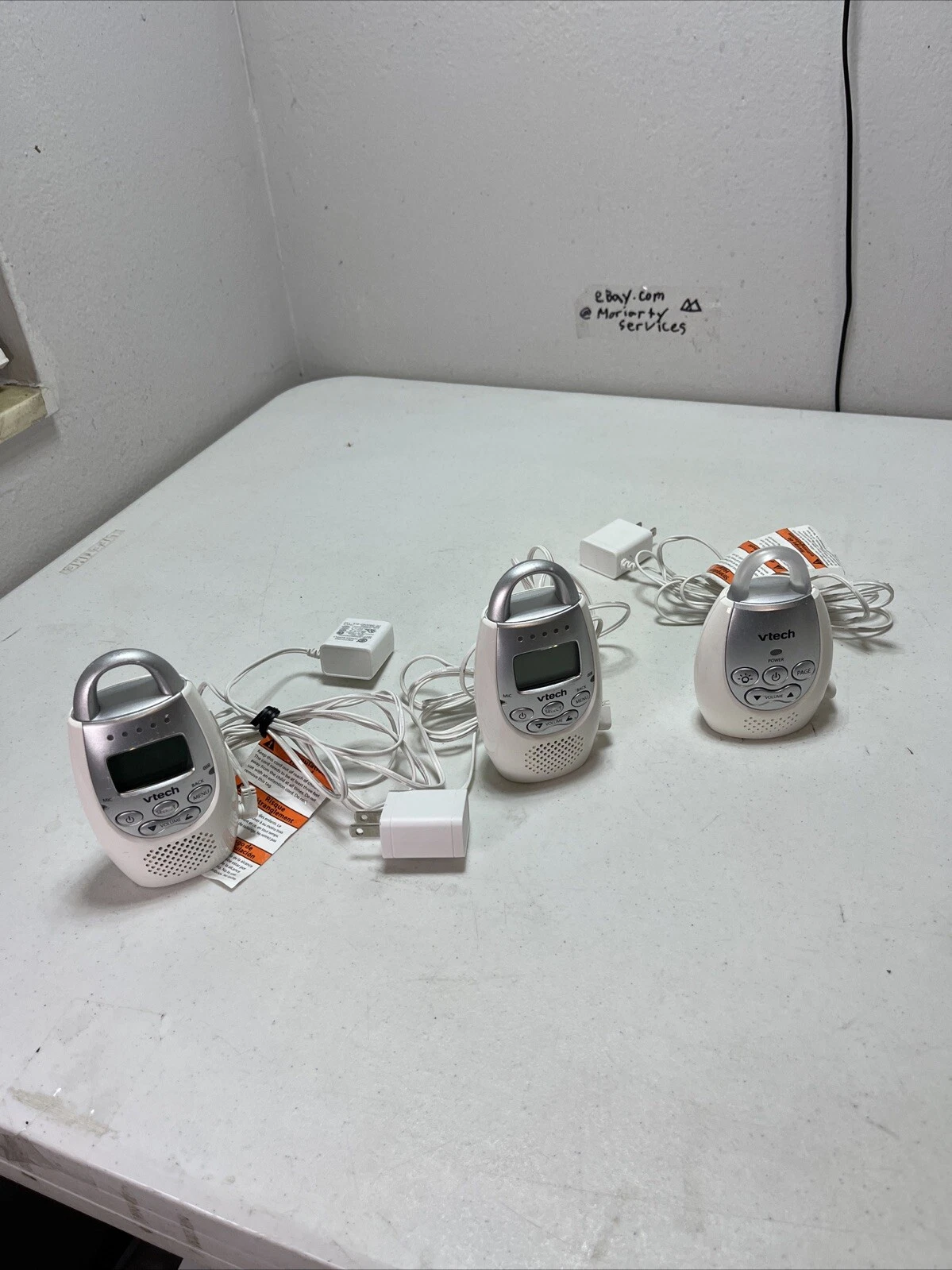 VTech DM221-2 Digital Audio Baby Monitor. 2 Parent Units, 1 Monitor - Works