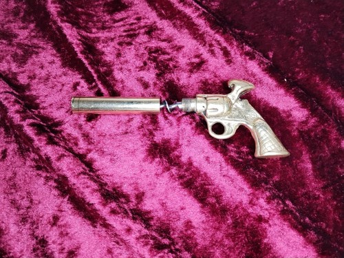 Vintage Brass Corkscrew Shaped as a Revolver - Picture 2 of 3