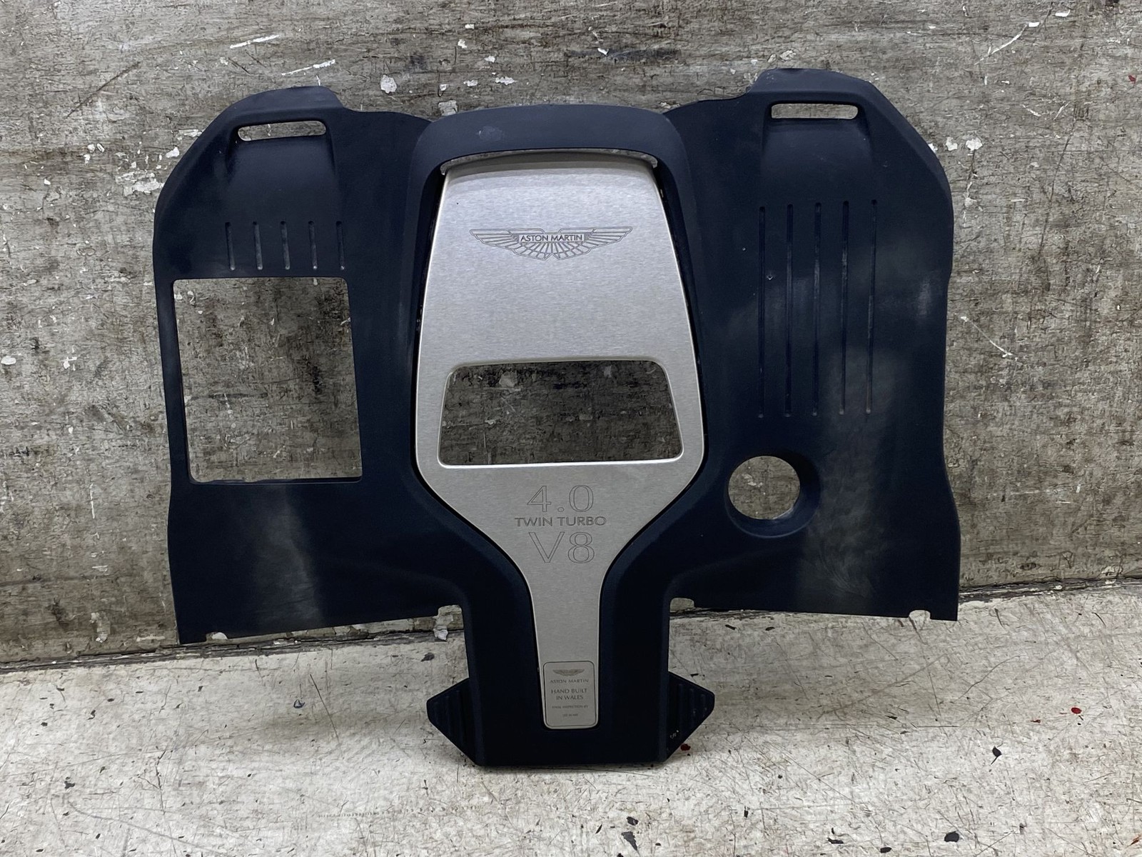 2020-2025 ASTON MARTIN DBX 4.0L TWIN TURBO ENGINE COVER TRIM PANEL OEM