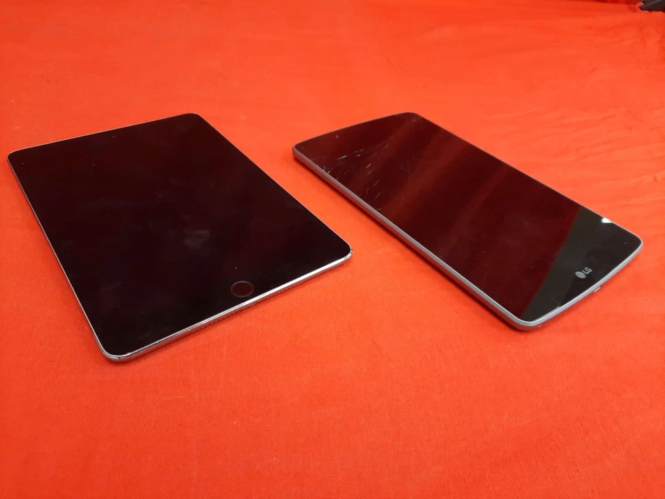 Lot Of 6 Broken Tablets LG Apple Amazon AT&T Silver 9239 - Image 3 of 3