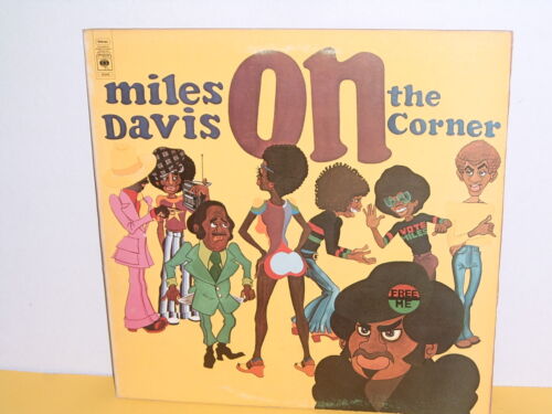 LP - MILES DAVIS - ON THE CORNER - Photo 1/1