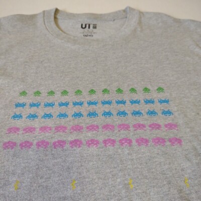 Space Invaders Uniqlo T Shirt & Taito Mens Official Gray Large Video Arcade Game