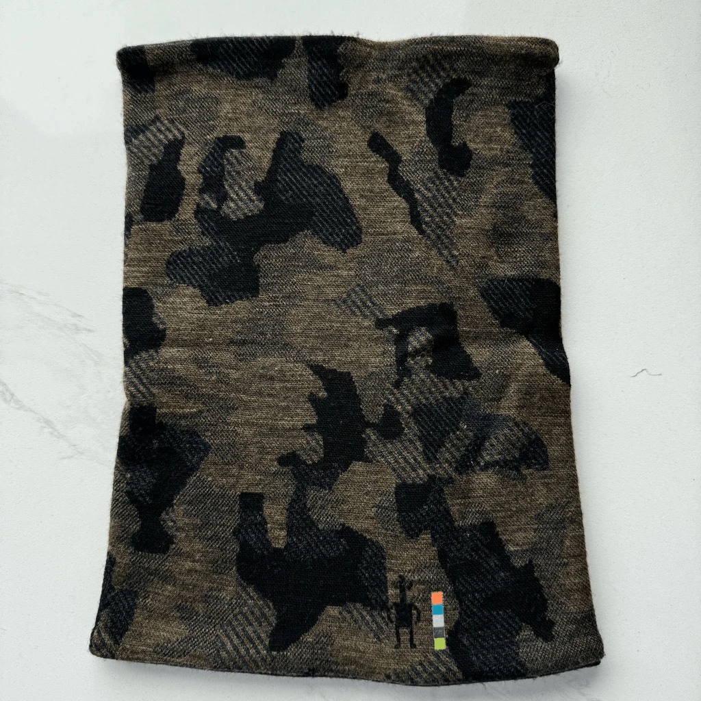 smartwool merino 250 reversible pattern neck gaiter military olive camo 