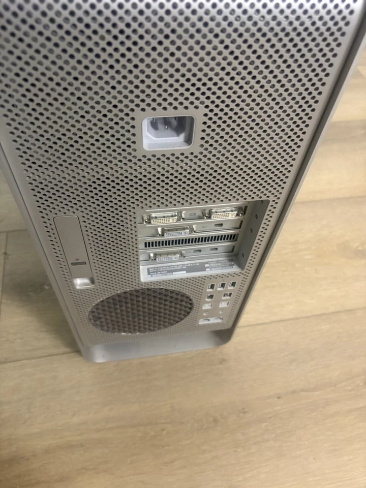 Apple A1186 Mac Pro (Early 2008)  Xeon E5462 @ 2.8GHz 4C 8GB 3TB ATI 2600 XT - Image 3 of 4