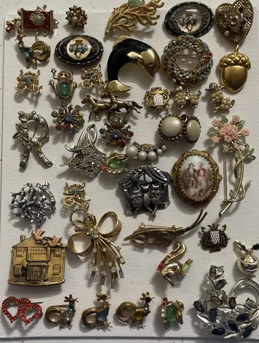 Vintage Costume Jewelry Lot Of 42 Brooch Rhinestones Gold Tone Crown Lion