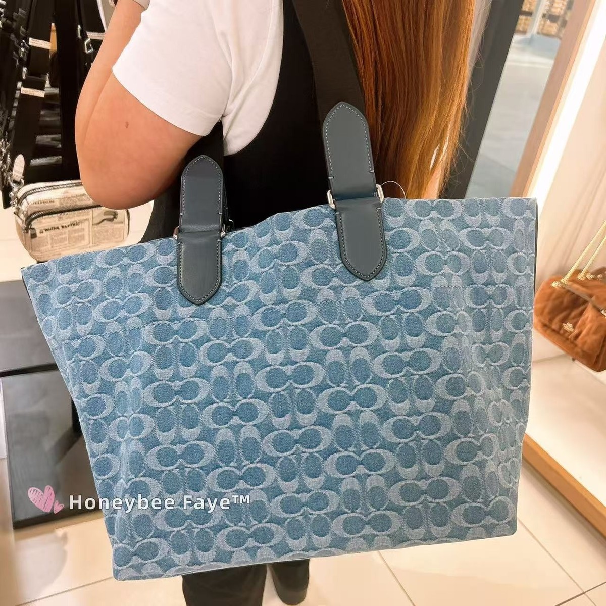 COACH ネイビー ロゴパターン バッグ s-l1200.jpg