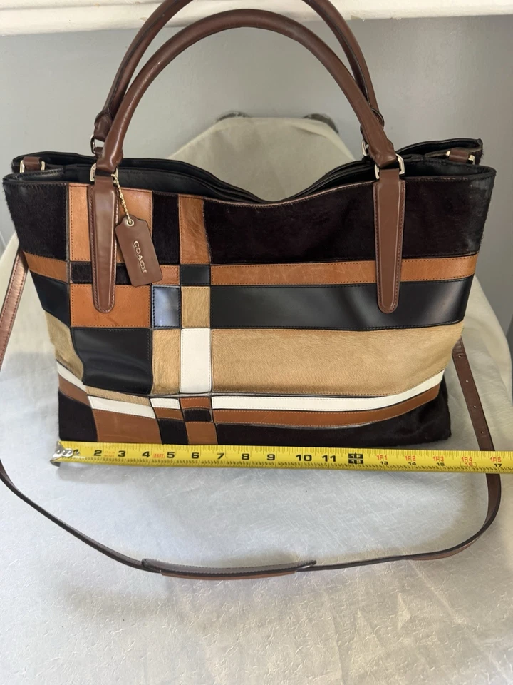 COACH LARGE SOFT BOROUGH BAG IN HAIRCALF PATCHWORK LEATHER  - Image 3 of 4