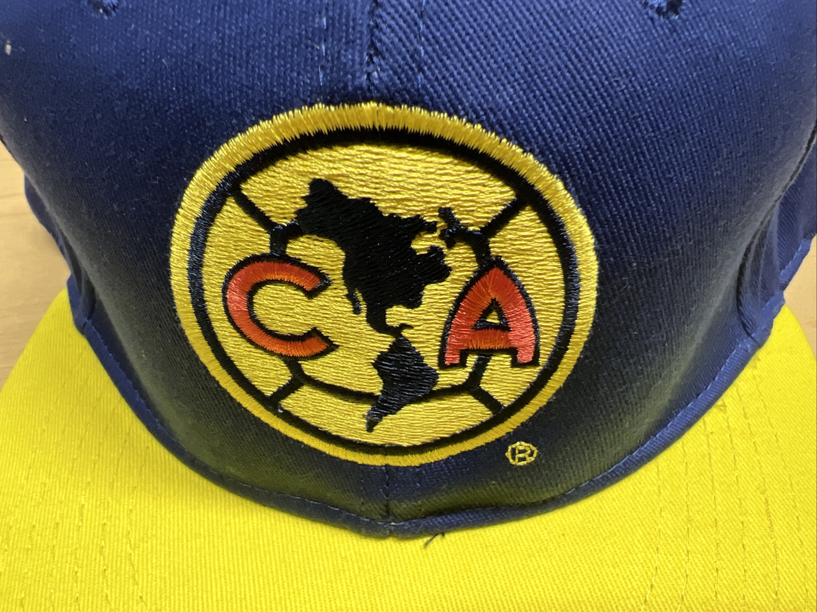 Club America Gorra Ajustable Navy/Yellow CA Logo Soccer Futbol