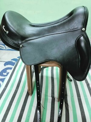 ENDURANCE CHAIR C / KUNSTSTOFFSATTEL Farbe Schwarz