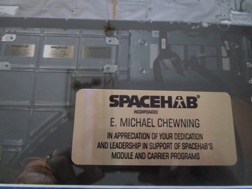 NASA SPACEHAB BOEING AWARD-MODULE/CARRIER PROGRAM-EXACT DUPLICATE UNIT 2 STS-118 - Picture 4 of 23