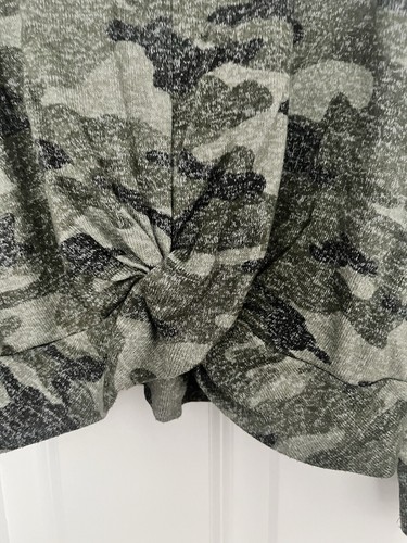 Girls Gap Green Camouflage Twist Front Tunic Top L 10 - Picture 2 of 3