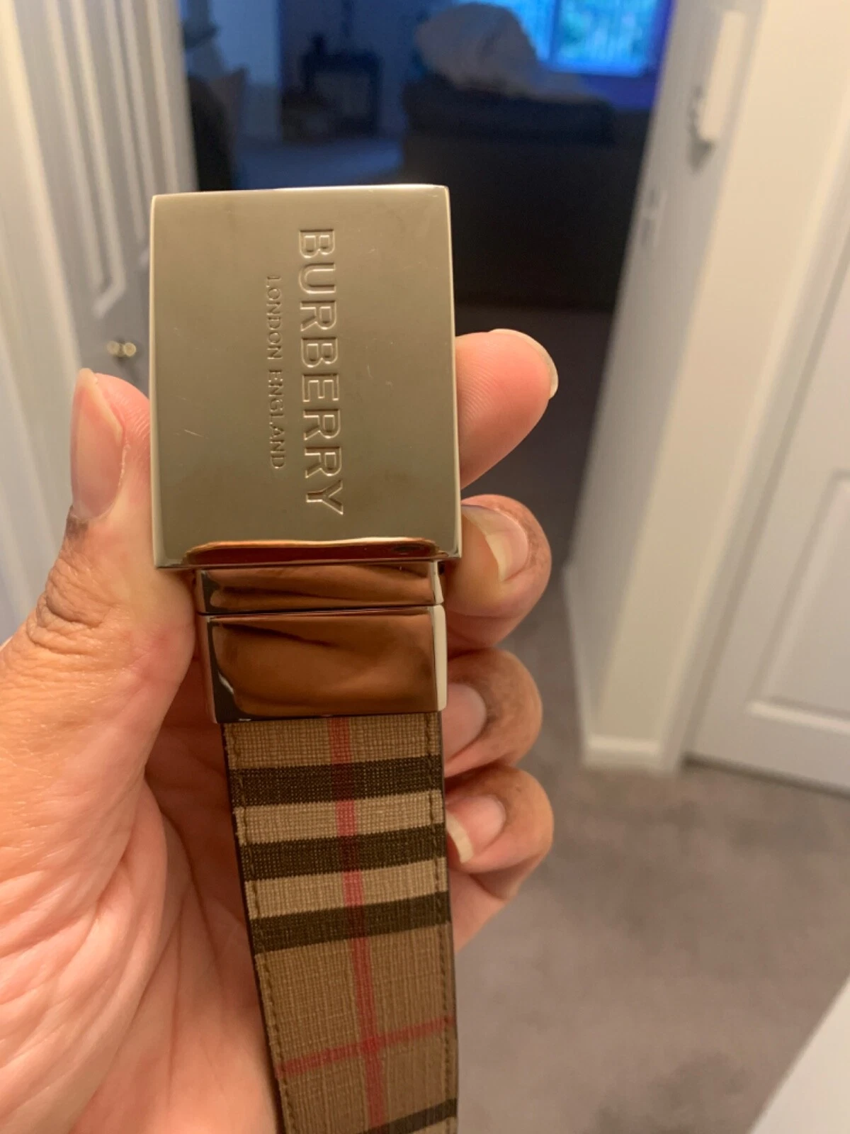 Cintura uomo Burberry a quadri firmata con placca
