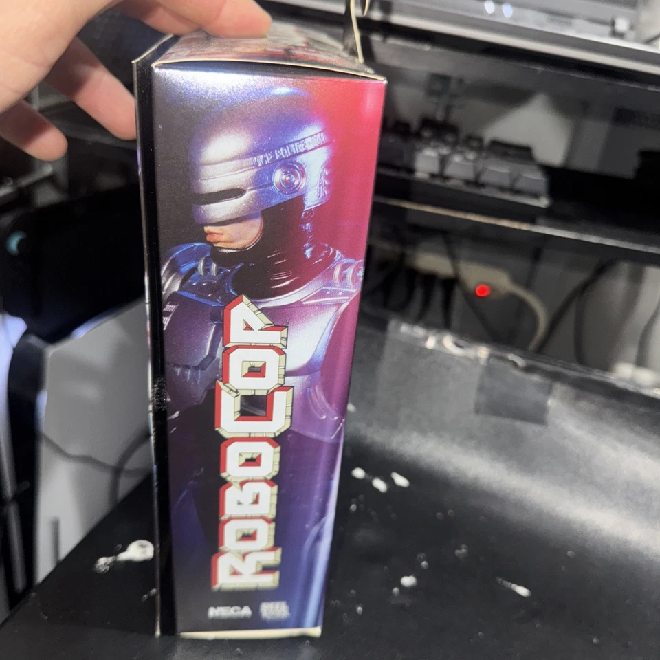 NOVO BONECO DE AÇÃO NECA Ultimate RoboCop 7" 2021  - Imagem 4 de 4