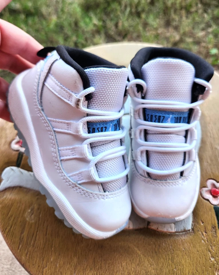 Jordan Retro 11 Mid "Legend Blue" niño pequeño 7C Foto 2 de 4