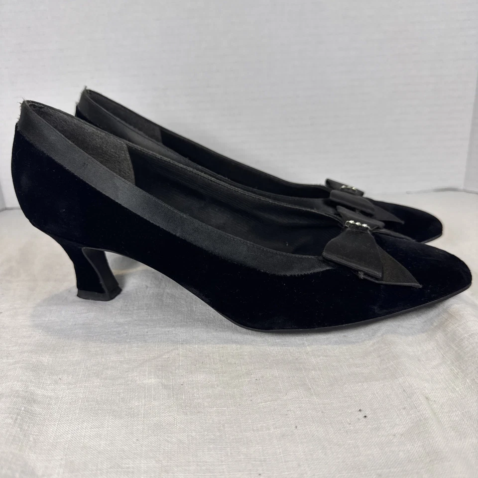 Zapato de vestir LIFE STRIDE NIGHT LIFE tacones talla para mujer 9,5B/AA negro terciopelo satinado Foto 3 de 4