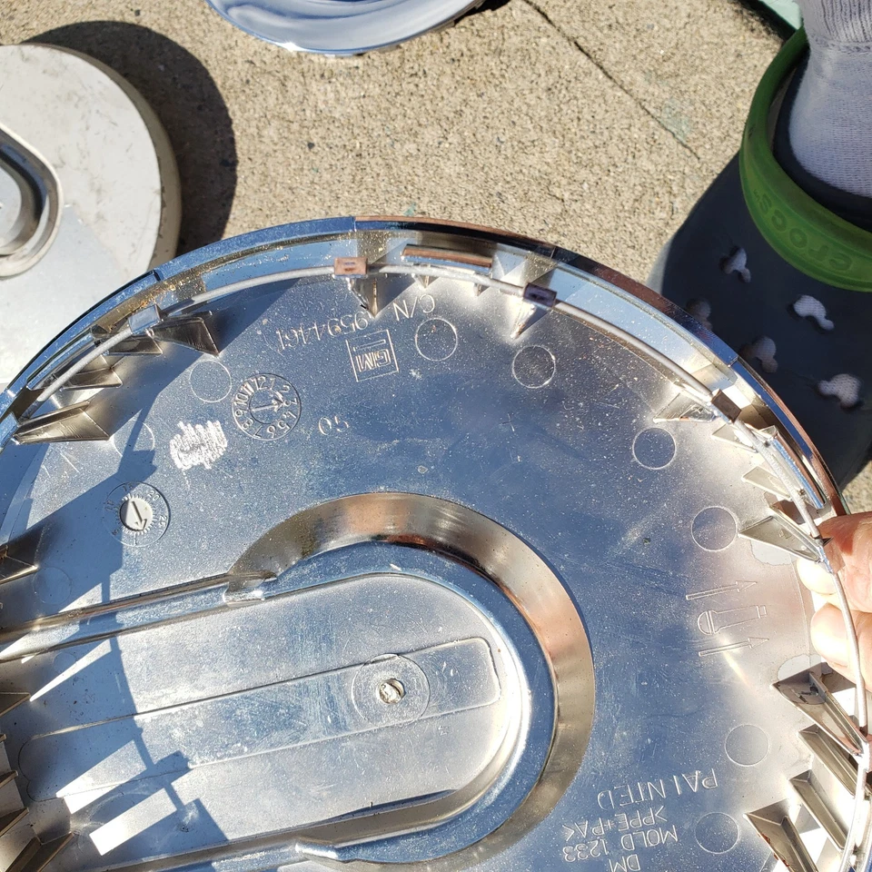 Calota central de roda Hummer H2 CLEAN CHROME 9594461 2003 2004 2005 2006 2007 - Imagem 4 de 4