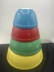 Vintage Set of 4 Pyrex Primary Colors Nesting Mixing Bowls  EUC