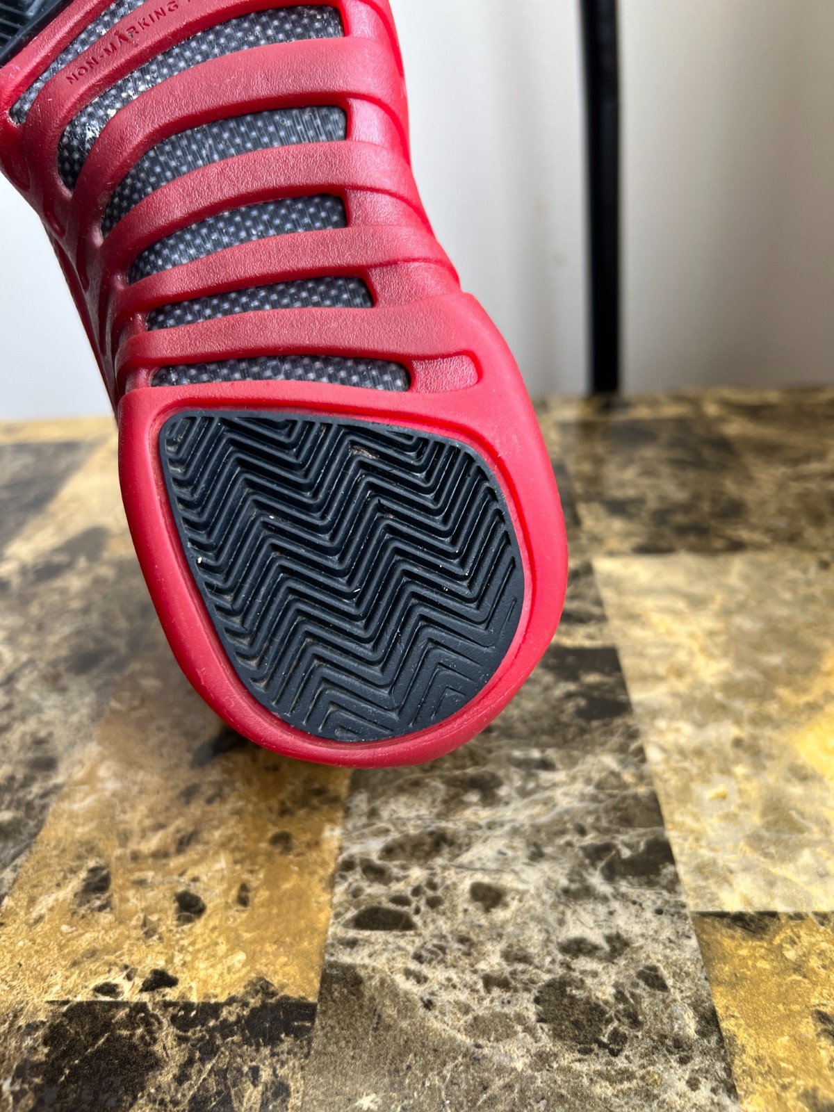 Nike Air Jordan 12 Retro Flu Game 2015 GS Size 6Y   (153265-0020) thumbnail 15