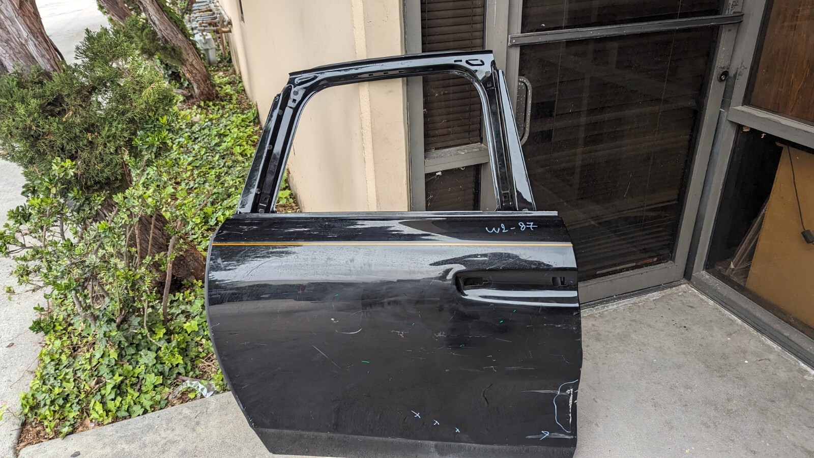 2010-18   ROLLS ROYCE GHOST RR4 REAR   Right Passenger  DOOR SHELL OEM SHORT