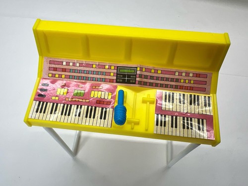Barbie and the Rockers Arco Rock Video Recording Studio Playset Items Keyboard - Picture 9 of 18