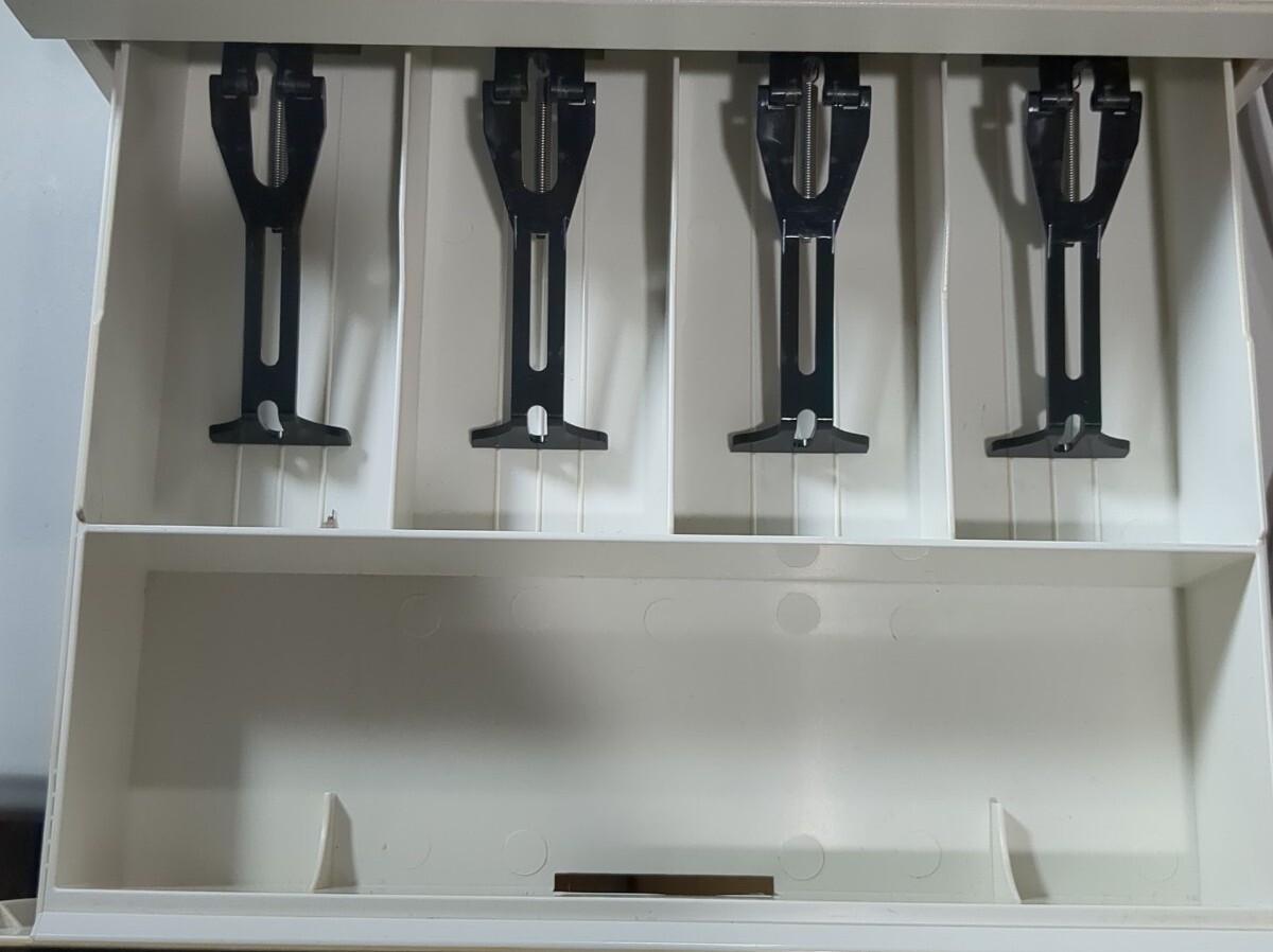 Royal 435DX Electronic Cash Register with Key And Instructions Tested