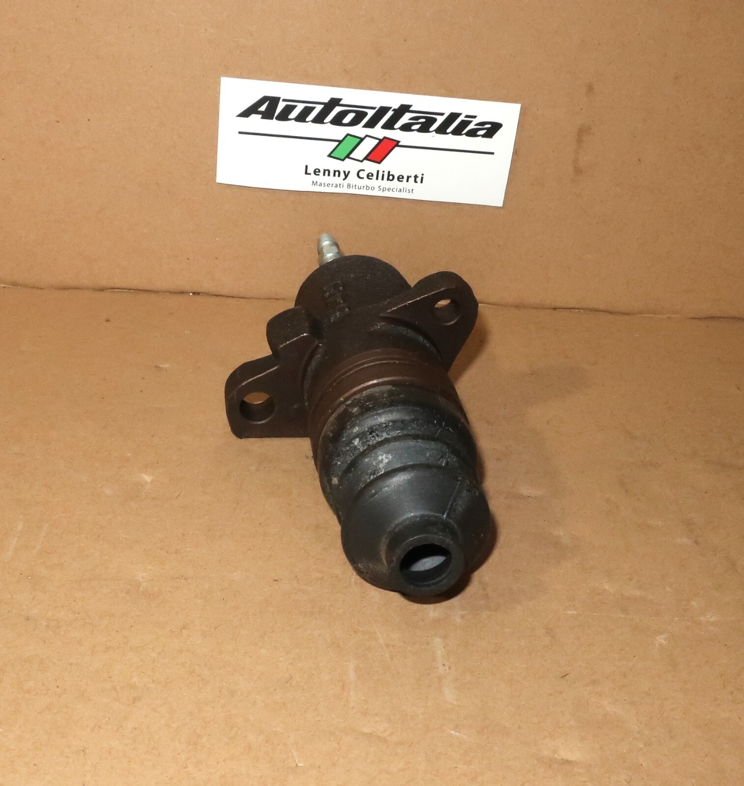 Maserati Biturbo  CLUTCH SLAVE CYLINDER  commando **New** 318220104