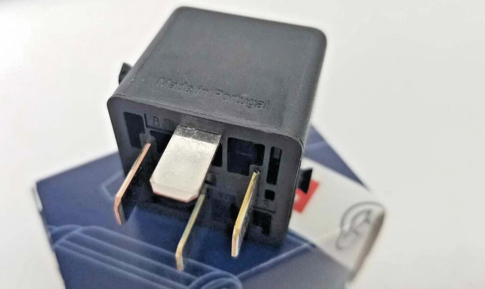 Relé de bomba de combustible Bosch para BMW 733i 840Ci 850Ci 850i E23 E24 E28 E30 Bavari M3 M6 Foto 2 de 4