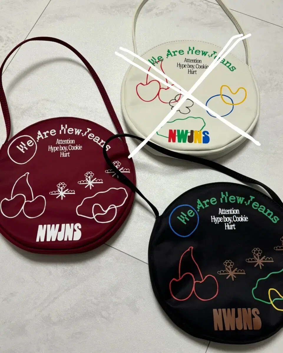 新品未開封 NewJeans アルバム 限定版 bag ver. 赤 新品未開封 NewJeans アルバム 限定版 bag ver. 赤 NewJeans