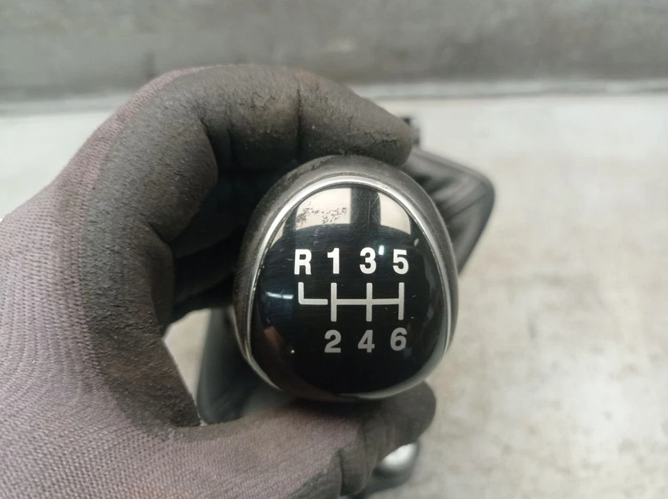 Shift Gate Shift Knob 6-Gang for Ford Focus III Estate 1.5 F1FR-7C453-CKE Foto 4 de 4