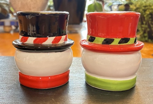 Kirklands Christmasland Snowmen Ceramic Salt And Pepper Shaker Set - Picture 4 of 8