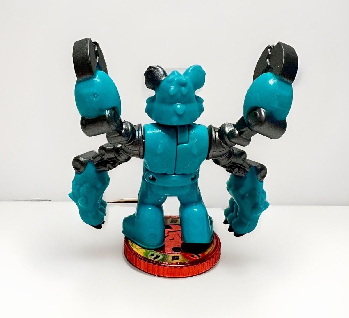 ryo　AKEDO Akedo Ultimate Arcade Warriors Clawsome Shreddy Action Figure 2.5