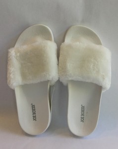 womens slippers size 5