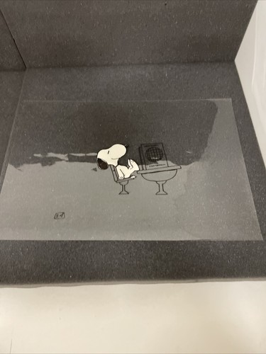 Peanuts Produktion Cel Snoopy am Schreibtisch ** Video lesen und ansehen - Bild 7 von 15