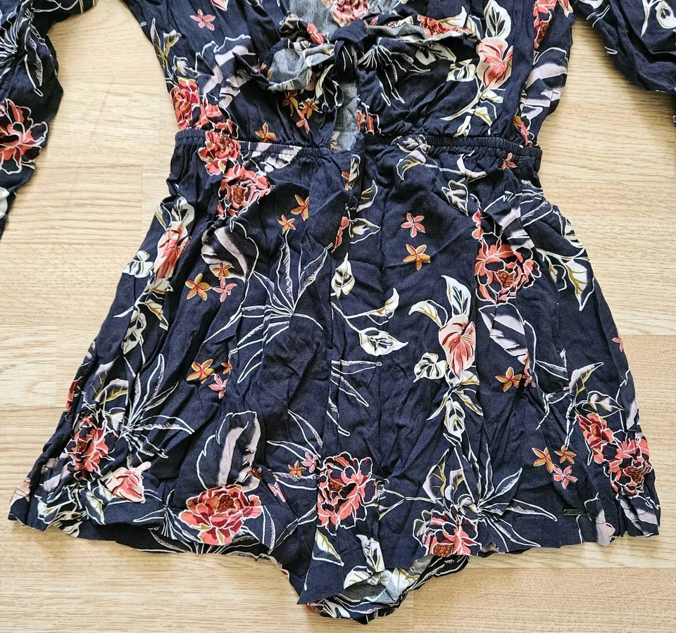 Womens Roxy Sz Medium 8/10 Blue Floral Romper Plunge Long Sleeve Cottage Core - Image 2 of 4