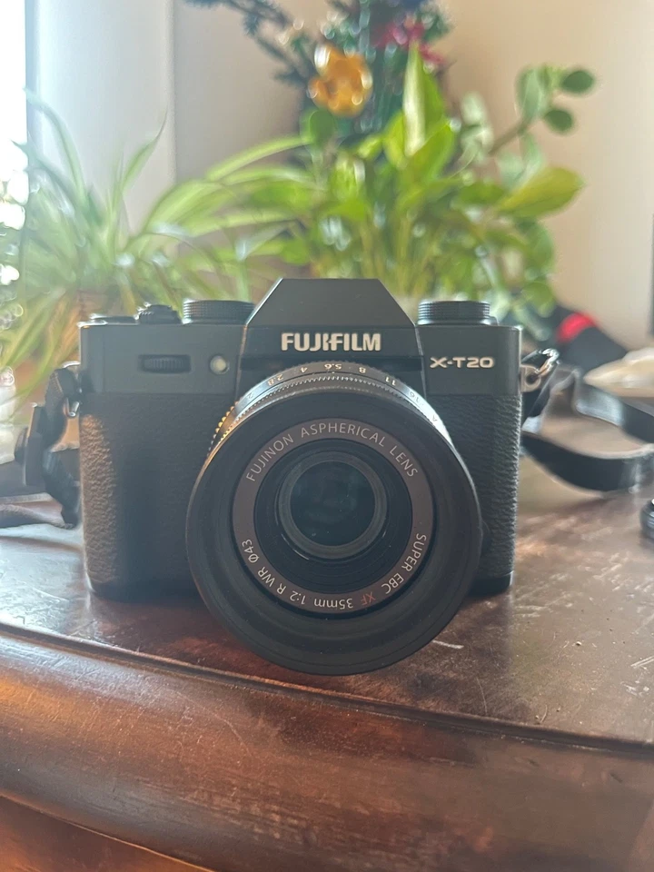 Fujifilm XT-20 + lens XF 35mm 2 R WR Fujinon - Immagine 2 di 4