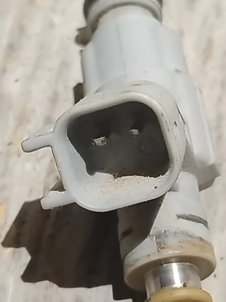 Inyector de combustible 2000 2001 Dodge Plymouth NEON 2.0 SOHC Foto 2 de 2