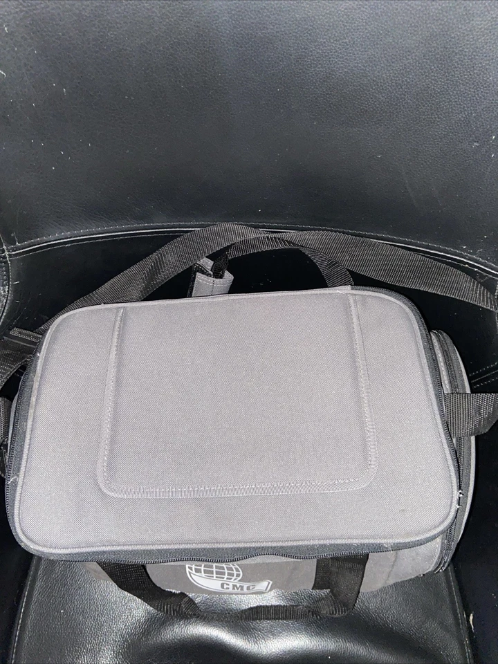 Carhartt Insulated Cooler Bag/ Lunch Box 16x9x10 - Image 3 of 4