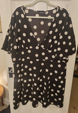 Boohoo Black & White Spot Dress V Neck Short Sleeve 24