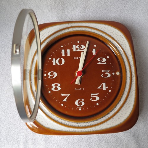 Europa Quartz Wanduhr 22x22cm made in Germany Keramik Küchenuhr Uhr braun TOP! - Picture 2 of 7