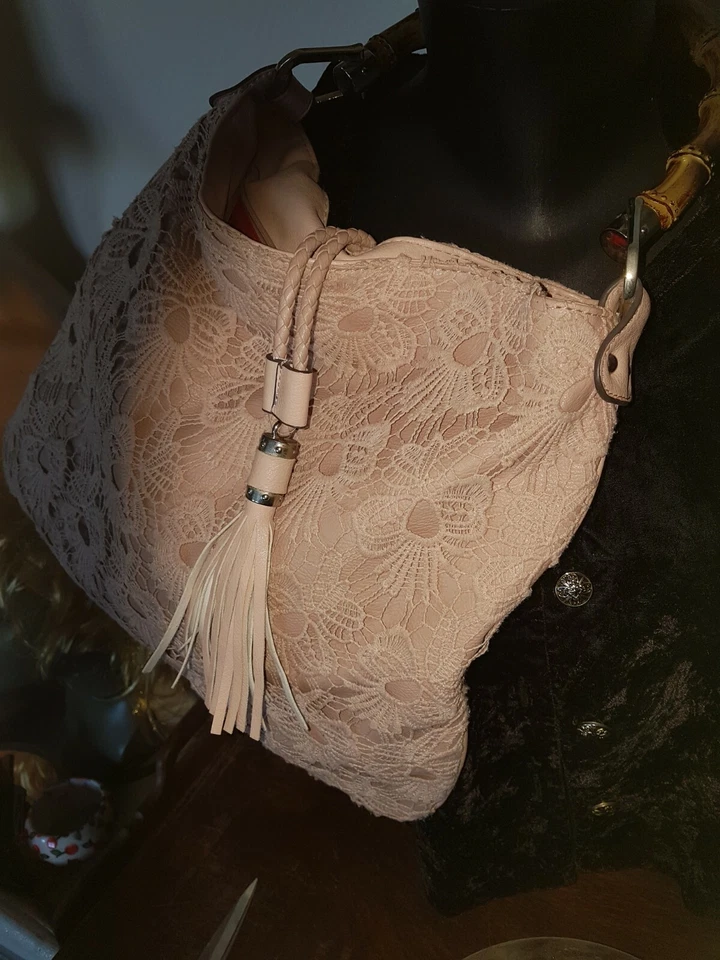 Sac simili recouvert de dentelle et anse bois VIMODA PARIS - Photo 4/4