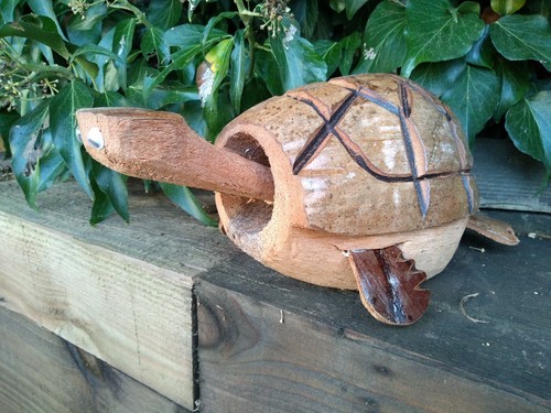 Tortuga de coco tallada a mano con cabeza bobbing estante de regalo cuidador - Imagen 10 de 12